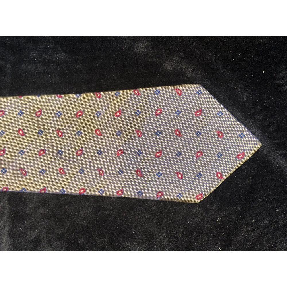 Tommy Hilfiger Designer Tie with Blue and Red Pattern